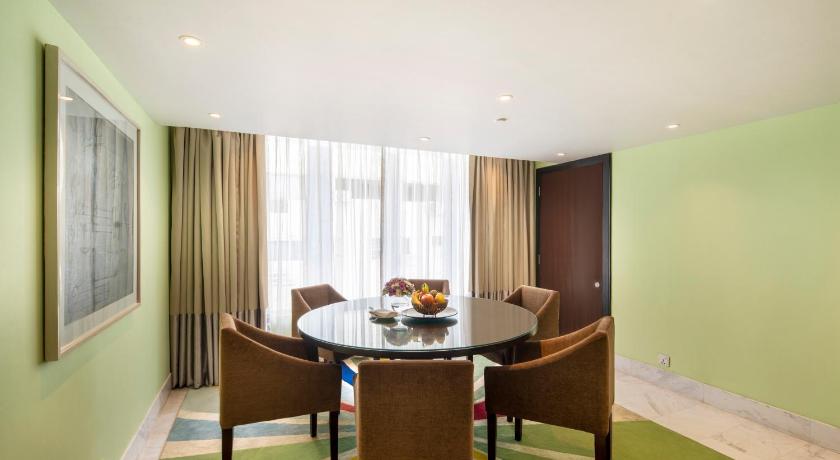 Image of Premier Suite 15