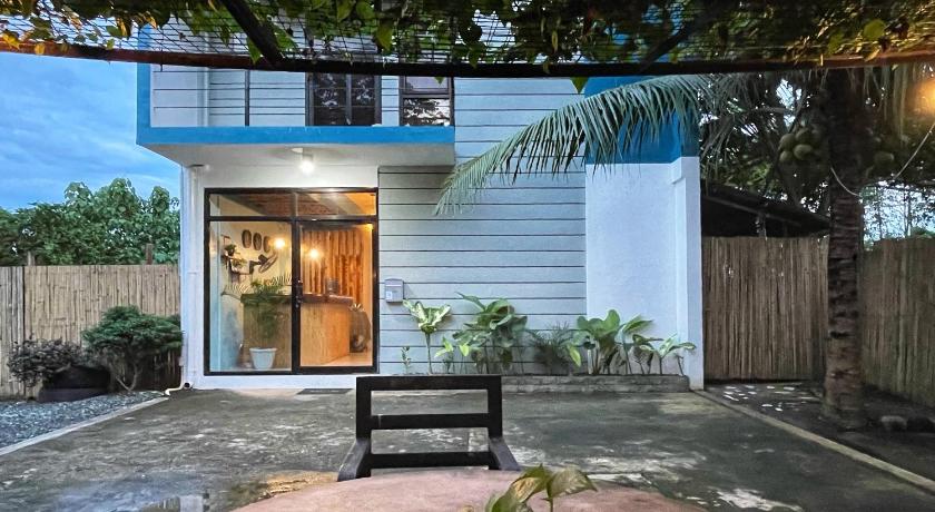 Island Stays - image 10