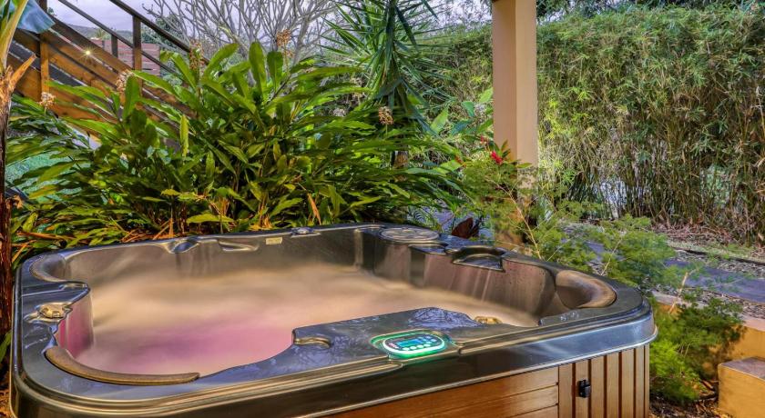 Image of Double Room with Pool View 6