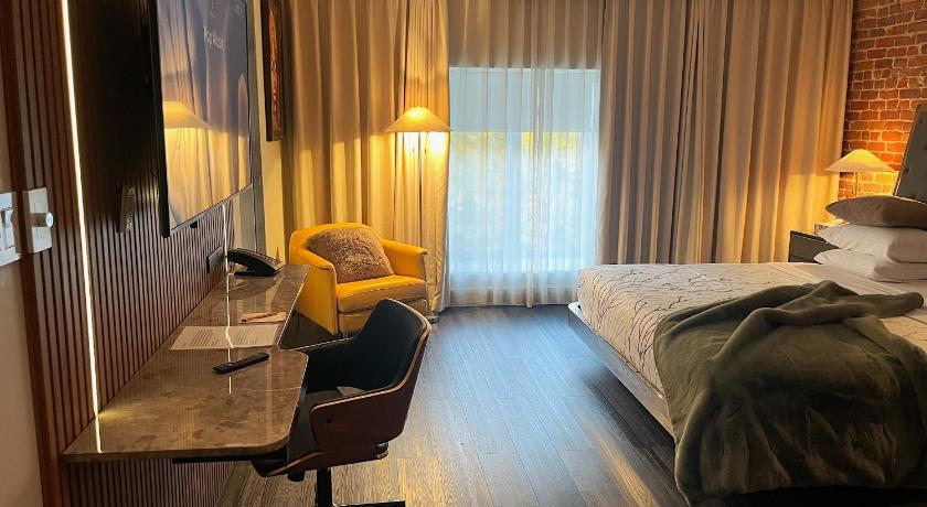 Image of King Room with Spa Bath 4