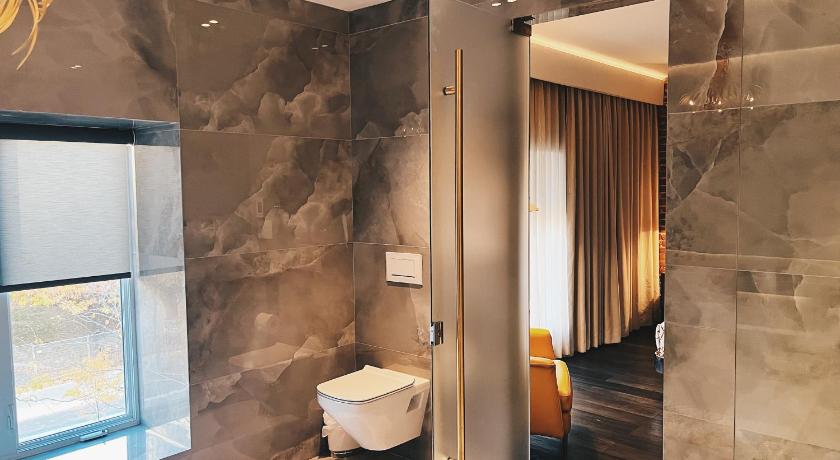 Image of King Room with Spa Bath 7