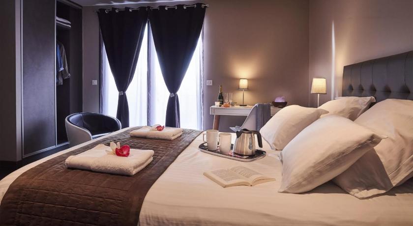 Image of Superior Double or Twin Room with Terrace 0