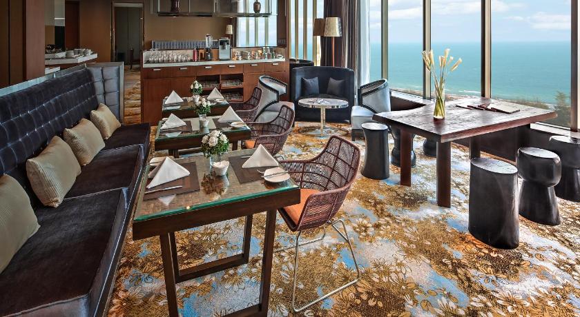 Image of Suite Lounge 3