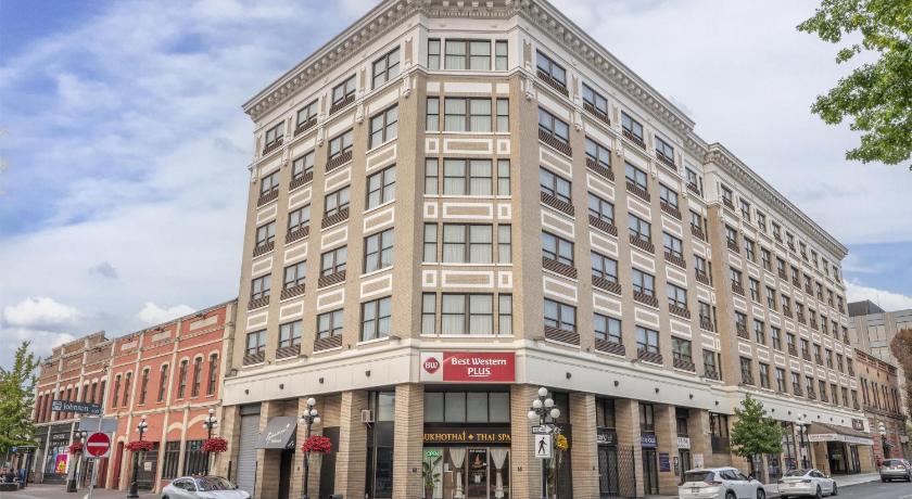 Best Western Plus Carlton Plaza Hotel