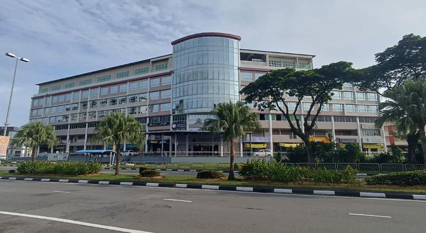 Higher Hotel - image 2