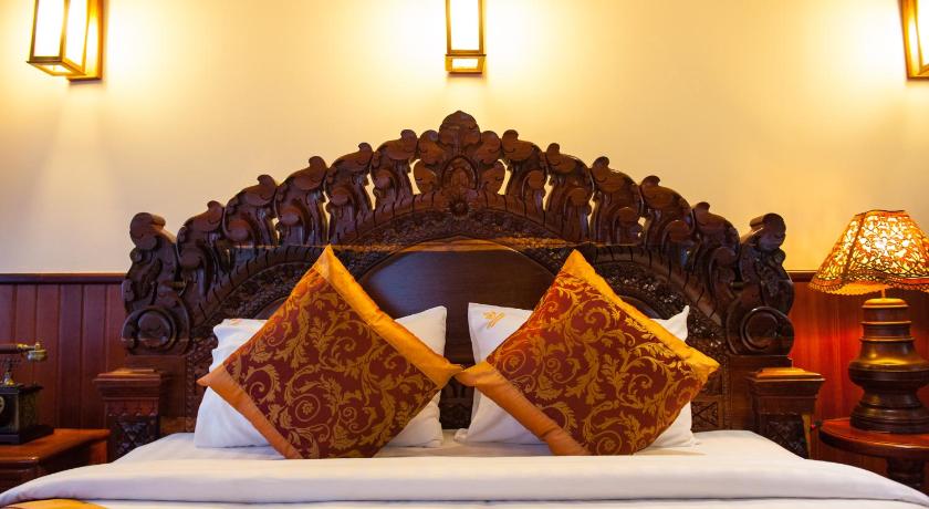 Image of OKAY Suite 7