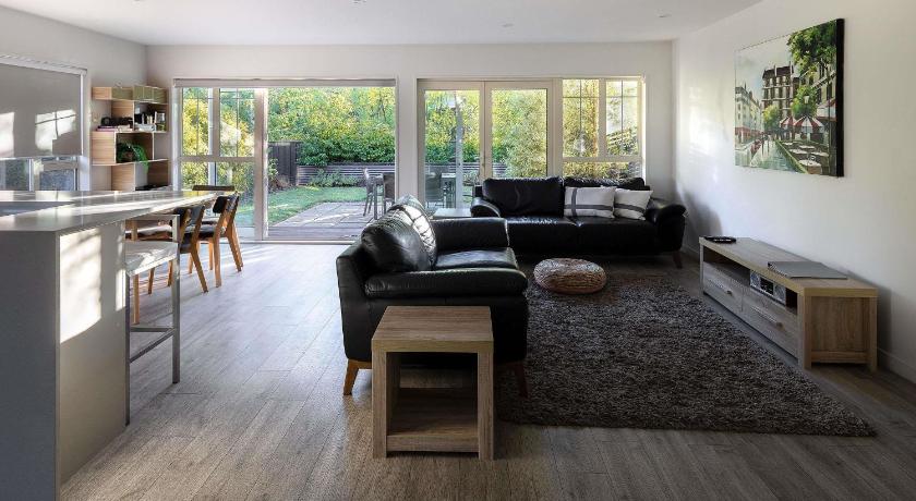 Image of Three-Bedroom Deluxe 6