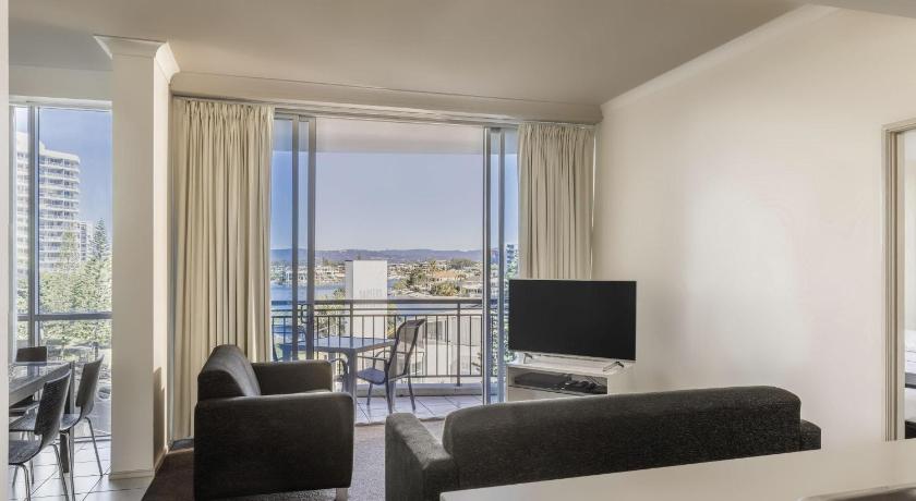 Image of 3-Bedroom Apartment with 1 Bathroom 6