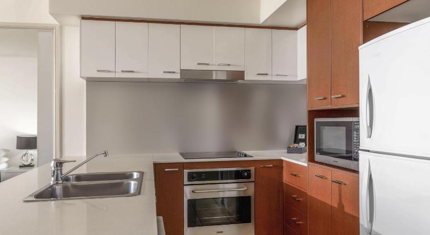 Image of 3-Bedroom Apartment with 1 Bathroom 1
