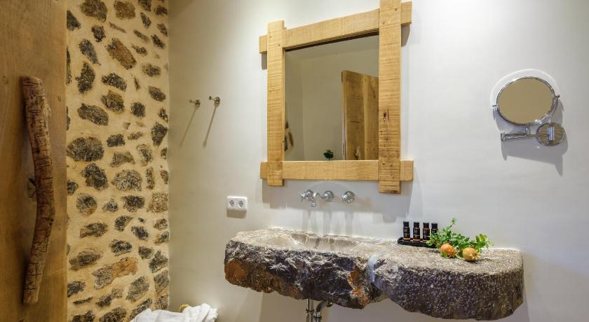 Image of Deluxe Double Room  Historic Building with Spa Access 5