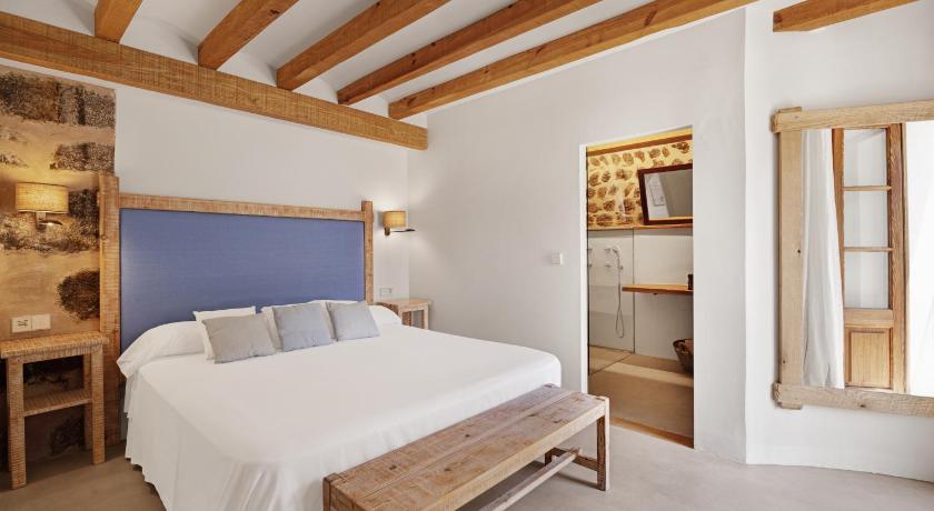 Image of Deluxe Double Room  Historic Building with Spa Access 10