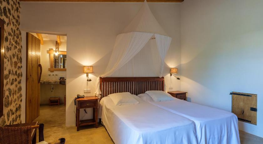 Image of Deluxe Double Room  Historic Building with Spa Access 11