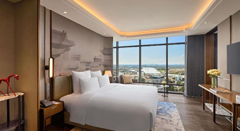 Bild von: DELUXE SUITE, Lounge Access, 1 King Bed 1