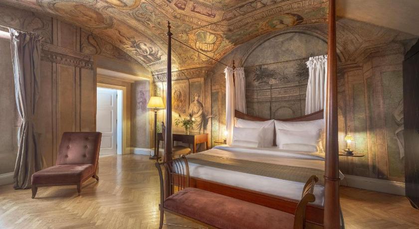 Image of Full Fresco Baroque King Room 0