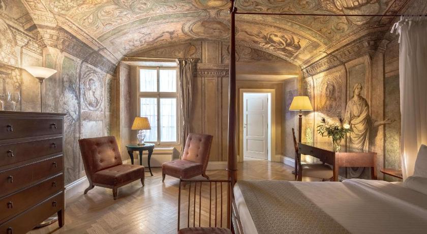 Image of Full Fresco Baroque King Room 1