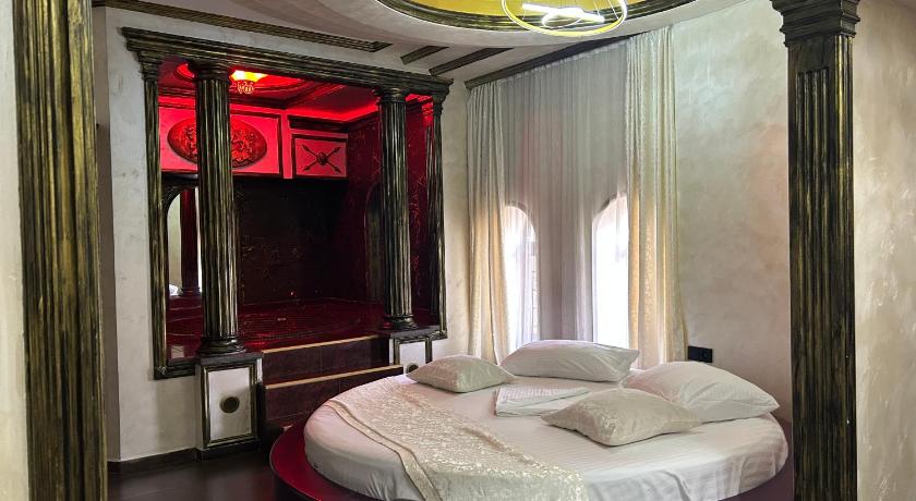Image of Superior Suite 0