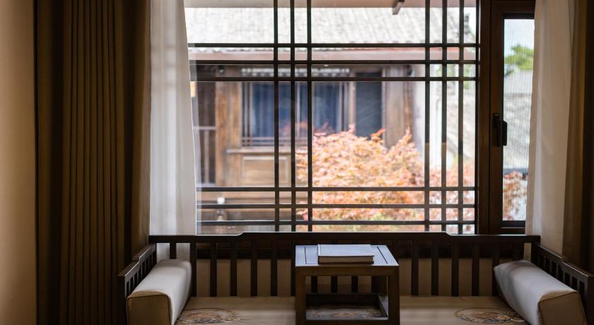 Songfeng Sanshu  Garden Courtyard  Lijiang Old Town Mufu Store - image 36