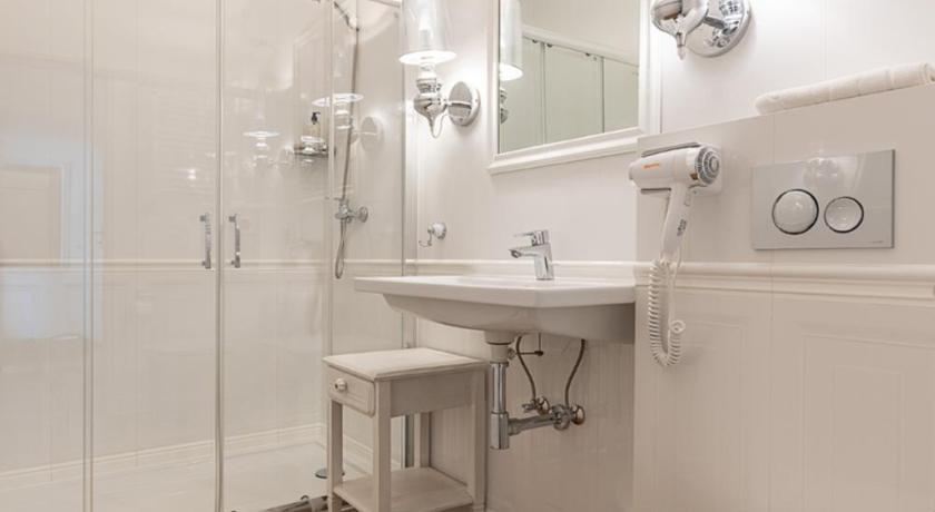 ジュチェフ Zamek Rzucewo 4つ星 ホテル 施設