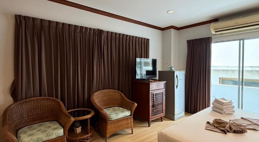 Image of Deluxe Room 6