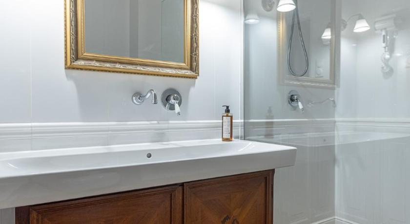 ジュチェフ Zamek Rzucewo 4つ星 ホテル プール