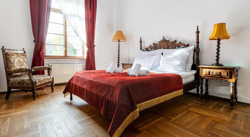 ジュチェフ Zamek Rzucewo 4つ星 ホテル レストラン