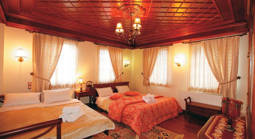 Image of Triple Room with Mountain View 0