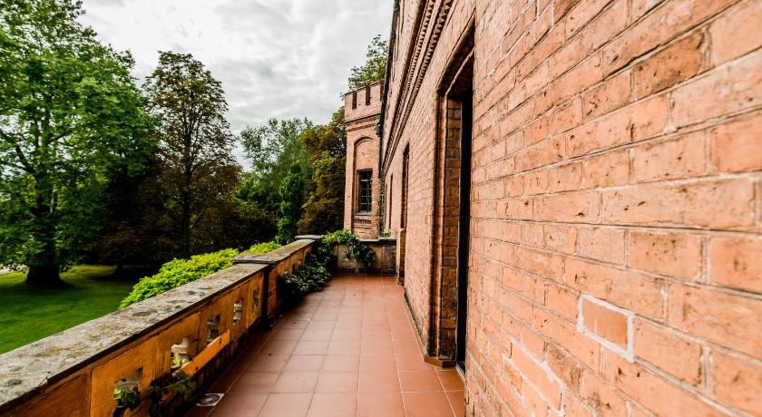 ジュチェフ Zamek Rzucewo 4つ星 ホテル レストラン