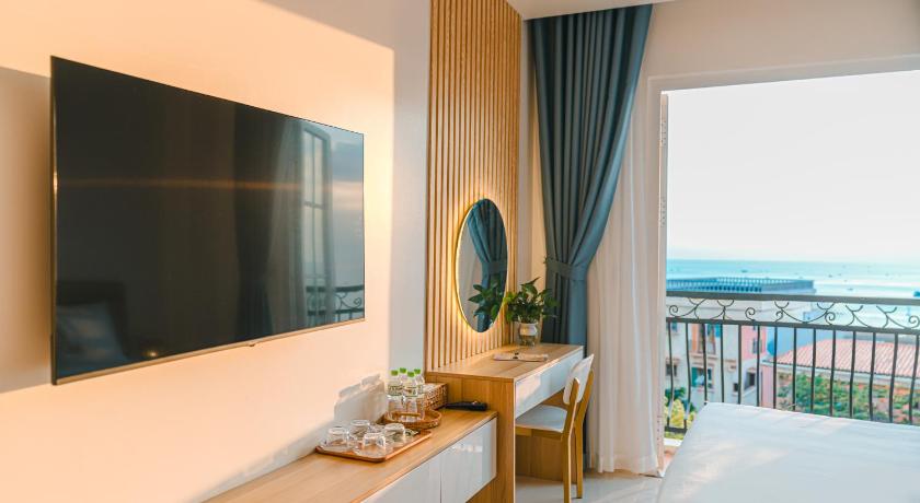 Phòng Gia Đình Có Ban Công (Family Room with Balcony)
