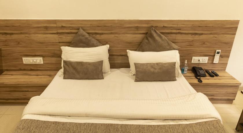 Hotel Adarsh Palace – Bhopal, IN