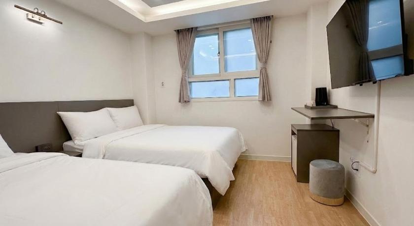 Hotel CF - image 9