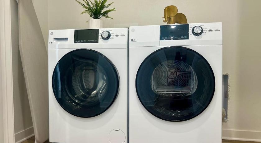 셔먼 (TX) A plus Location WorkerFriendly KINGbed Pool Gym Modern 4성급 숙소 부대시설