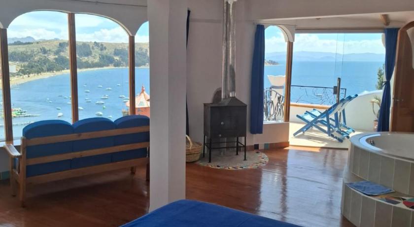 Image of Deluxe Suite with Spa Bath 0