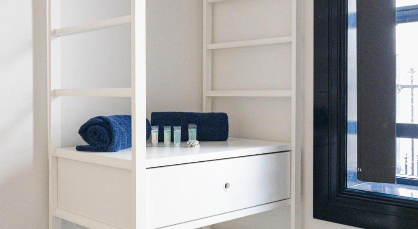 Image of Budget Double Room with Shared Bathroom 3