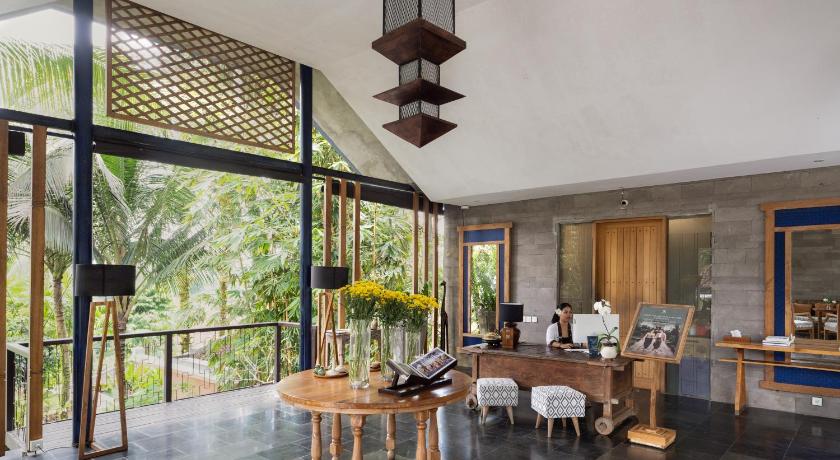 バリ Amora Ubud Boutique Villas 5つ星 ホテル ロビー