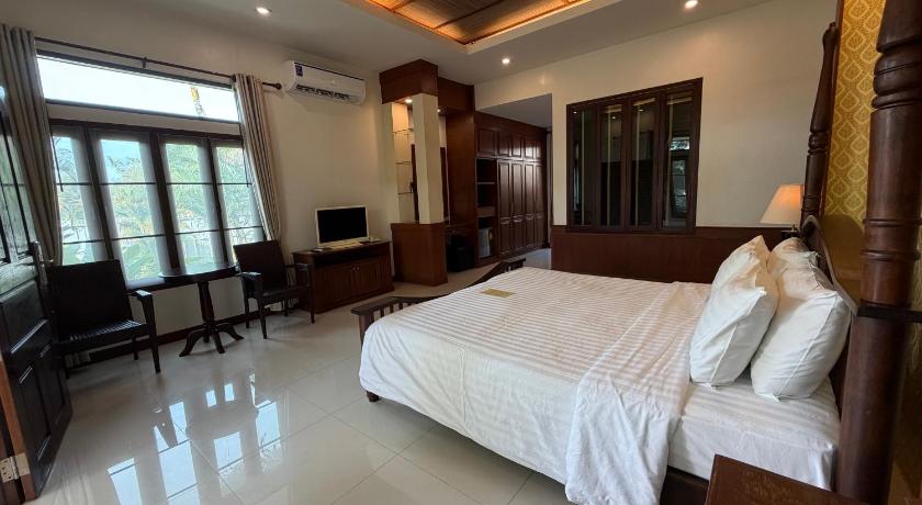 Image of Deluxe Double or Twin Room 7