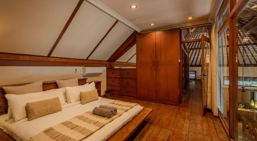 Image of 5 Bedroom Villa 11