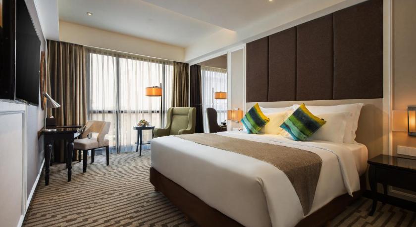 Image of Deluxe Queen Room 0
