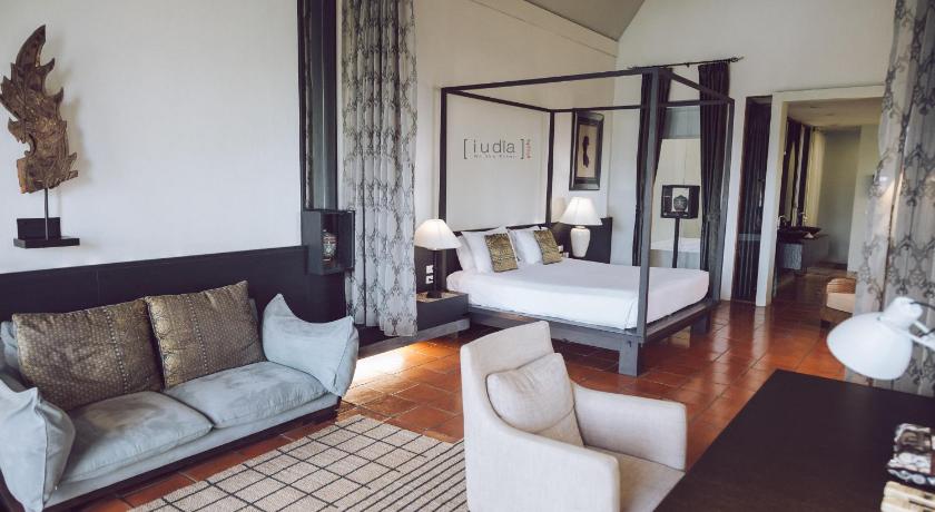 Image of Superior King Room 4
