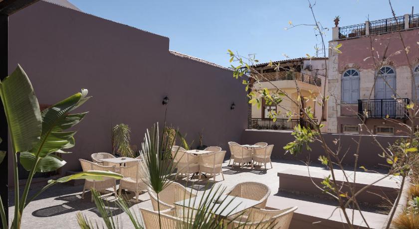 Civitas Suites Hotel - image 14