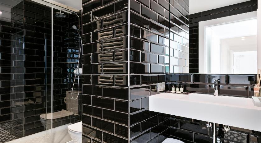 Bathroom, Murmuri Residence Mercader in Barcelona