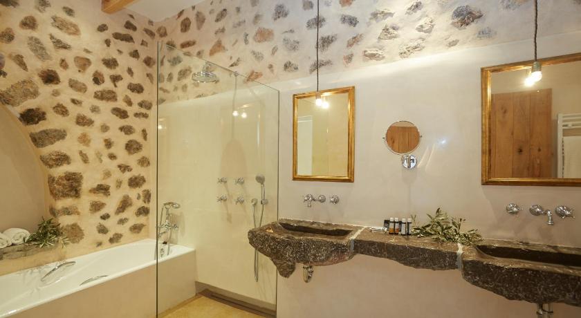 Image of Junior Suite - Historic Building with Spa Access 2