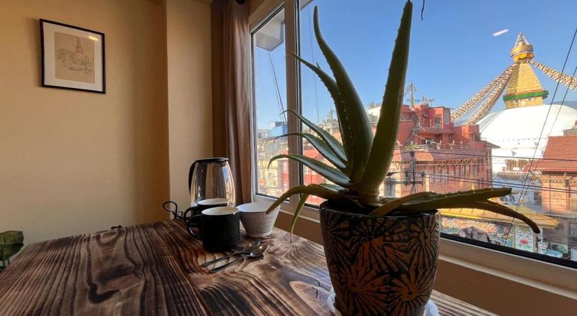 Big Traditional Room with Boudha Stupa View — Kathmandu (3)