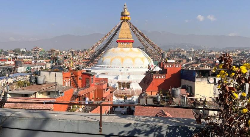Big Front Stupa View room — Kathmandu (5)