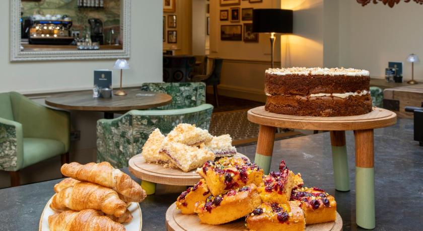 ウォリック The Warwick Arms Hotel - The Coaching Inn Group 3つ星 ホテル プール