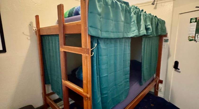 Image of Double Bed in Mixed Dorm Room (Not Private) 1