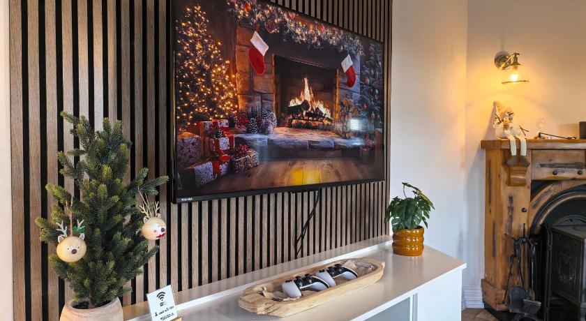Fiain Retreat, luxury, fire place, sun room