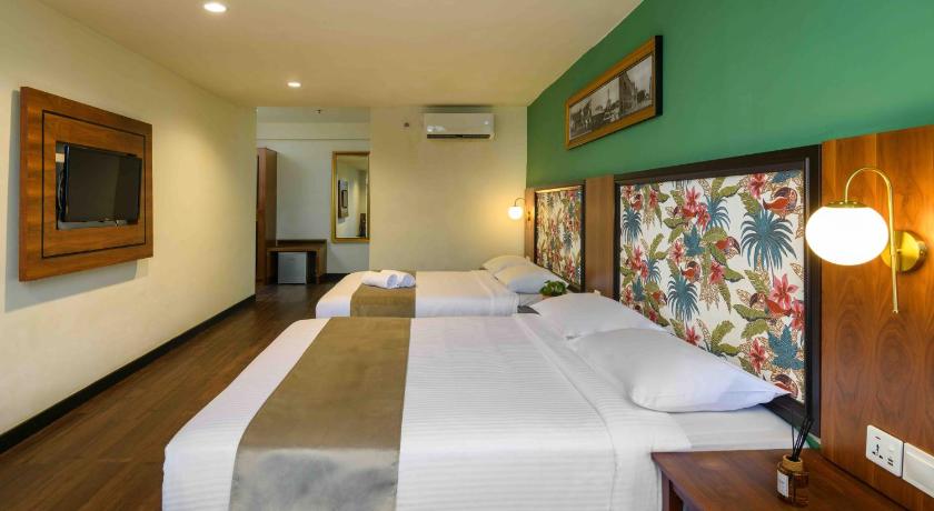 Image of Deluxe Family Room 3