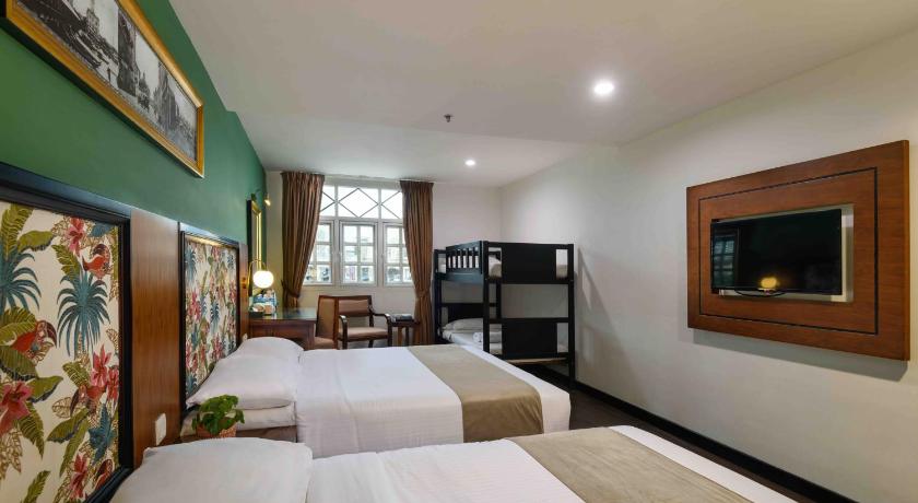 Image of Junior Family Room 4