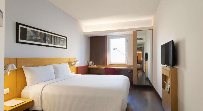 Image of Superior Queen Room with Higher Floor 1