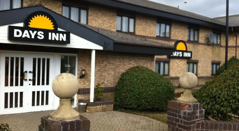 Days Inn by Wyndham Abington M74